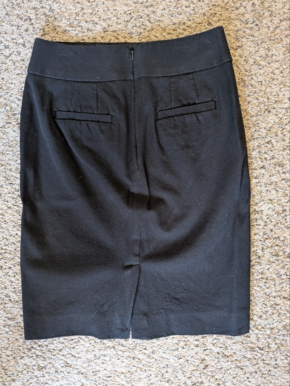 Banana Republic - Black Pencil Skirt - 2 - Picture 3 of 4